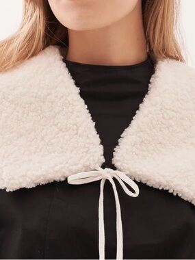 Women's Cream Sherpa Collar Tie